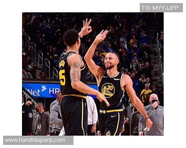 勇士与爵士激战正酣2月10日精彩对决引发球迷热议